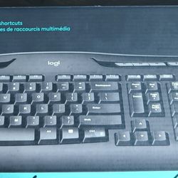 Keyboard and mouse (MK320 Logitech)