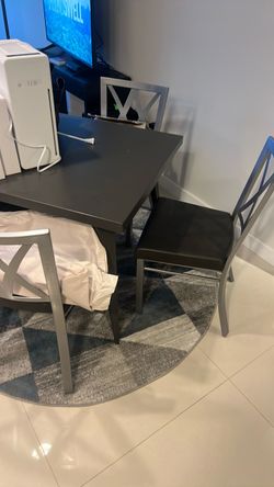 Kitchen Table and 4 Chairs