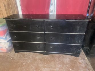 Black 6-Drawer Wood Dresser