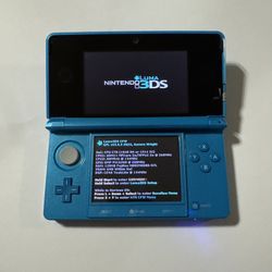Cerulean blue Nintendo 3ds With 690 Games