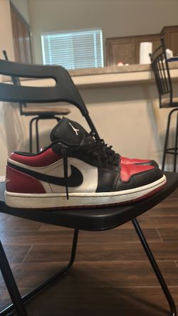 Jordan 1 red black and white