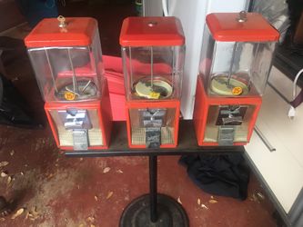 Northwestern, Morris Illinois gum ball machine