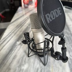 Rode NT1-A Large-Diaphragm Condenser Microphone