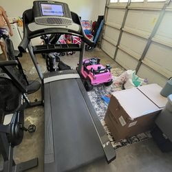 Treadmill - Nordic Track Commercial 2450