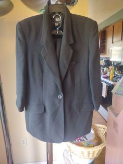Pants suit