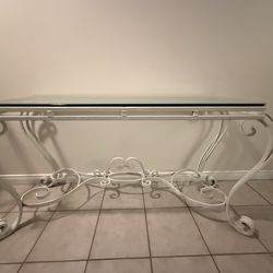 Entry way table
