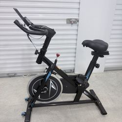 Selling a lightly used GT Pantera Sport hardtail mountain bike. This bike features GT's iconic "Triple Triangle" frame design for improved comfort and