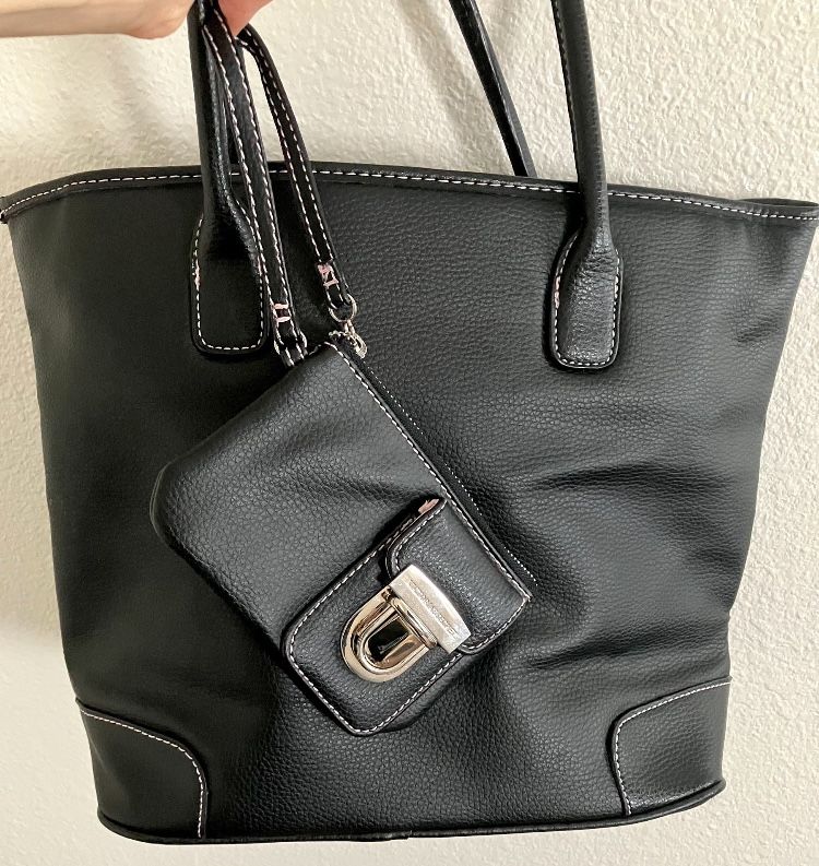 Y2K Victoria’s Secret tote + wristlet 🖤🩷