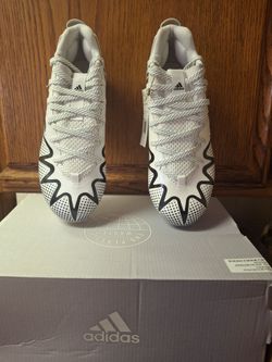 NEW-ADIDAS Football Cleats Size 8