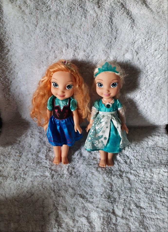 Disney Princess Elsa And Anna Dolls