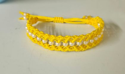 Beaded macrame bracelet