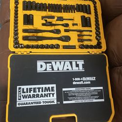 Costco dewalt 2024 tool set 181