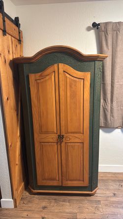 TV/Cabinet/Hutch