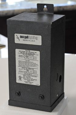 600Watt Lighting Transformer 120 Volt to 12 Volt