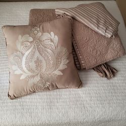 Madison Park Daybed Set - Beige