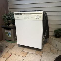 Frigidaire Dishwasher 