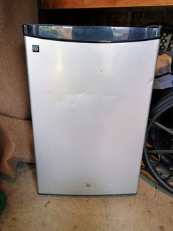 Dorm refrigerator