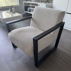 High-Quality Accent Chair – Imported from Dong Tien Furniture (Vietnam)