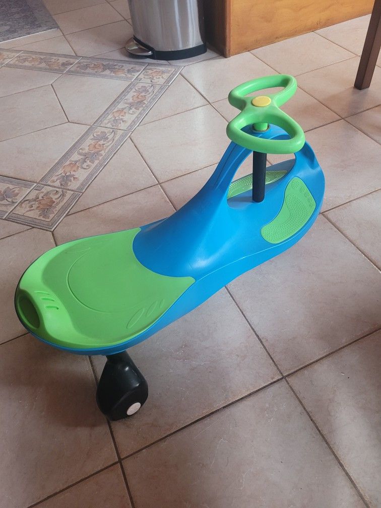 Kids Wiggle Car Ride On 