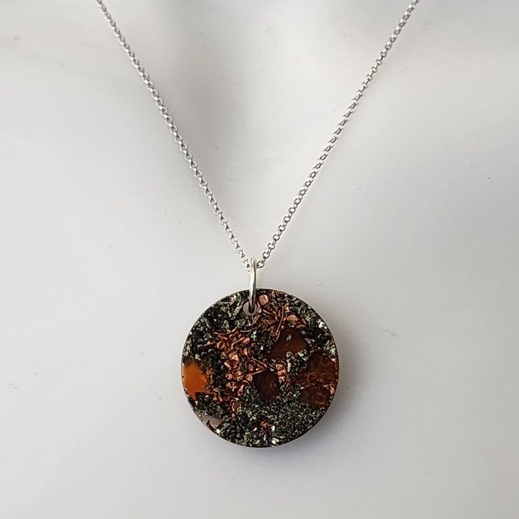 Orgonite Pendant with Pyrite & Carnelian – EMF Protection, Energy Balance, Copper & Resin, 925 Sterling Silver Chain, Handmade Crystal Necklace

Descr
