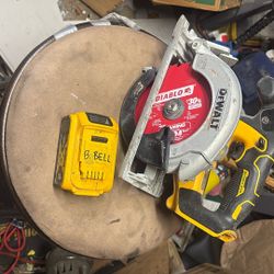 Dewalt 20v XR Circular Saw W/ 4ah Xr Battery 