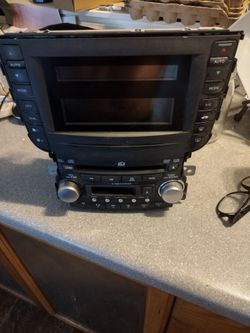 Navigation and head unit for a 2005 Acura TL