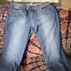 Lucky Brand mid rise flare regular length size 14/32