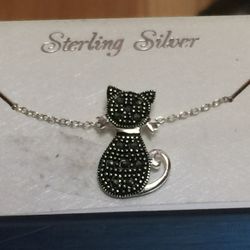 Sterling silver Marcasite Kitty Cat Pendant Necklace New On Original Packing