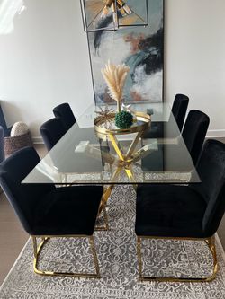 Almost brand new 7 piece dining set