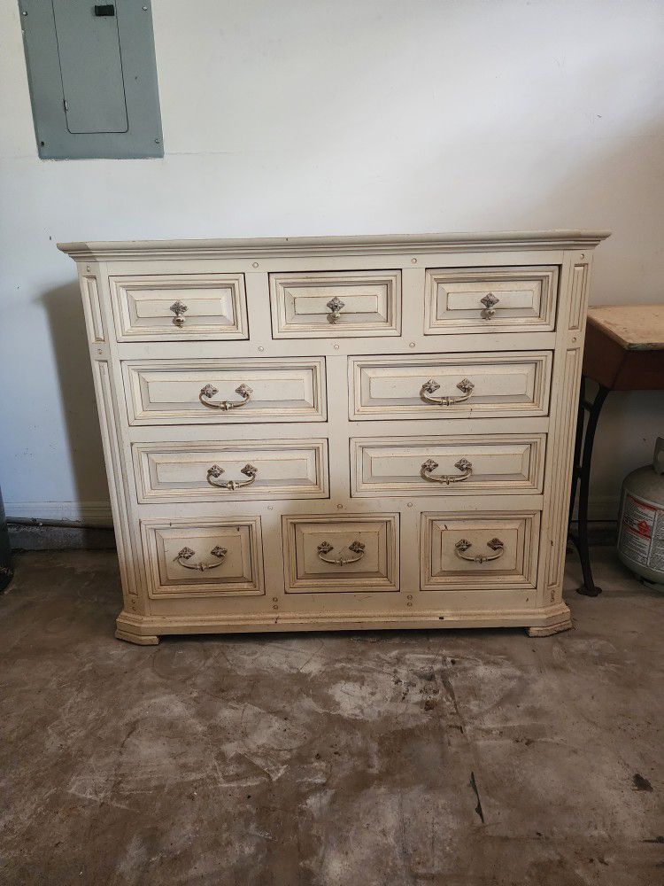 Dresser (Thomasville Furniture)