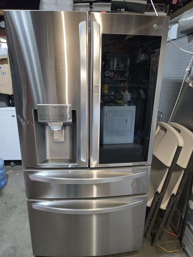 LG Fridge 4 Doors 2 Ice Makers And Water Dispenser Everything Working Perfect Condition