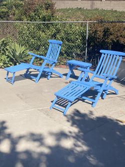 Outdoor Patio Set. Little Bench And 2 Chairs. Pick Up Only. 92115