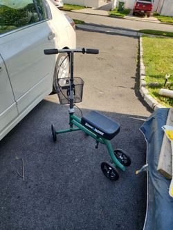 Scooter with basket  and brakes