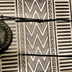 universal thread goods co black cross body bag