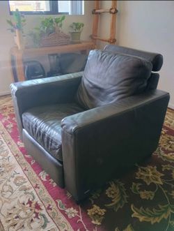 Free armchair recliner -READ  DESCRIPTION