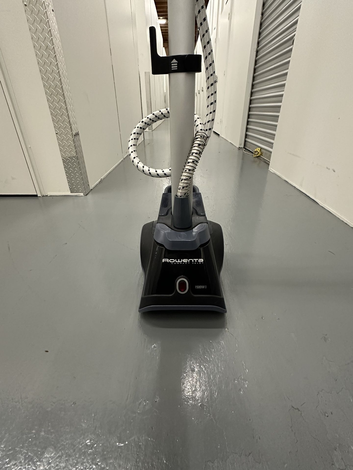 Rowenta Standing Fabric Garment Steamer 1500w