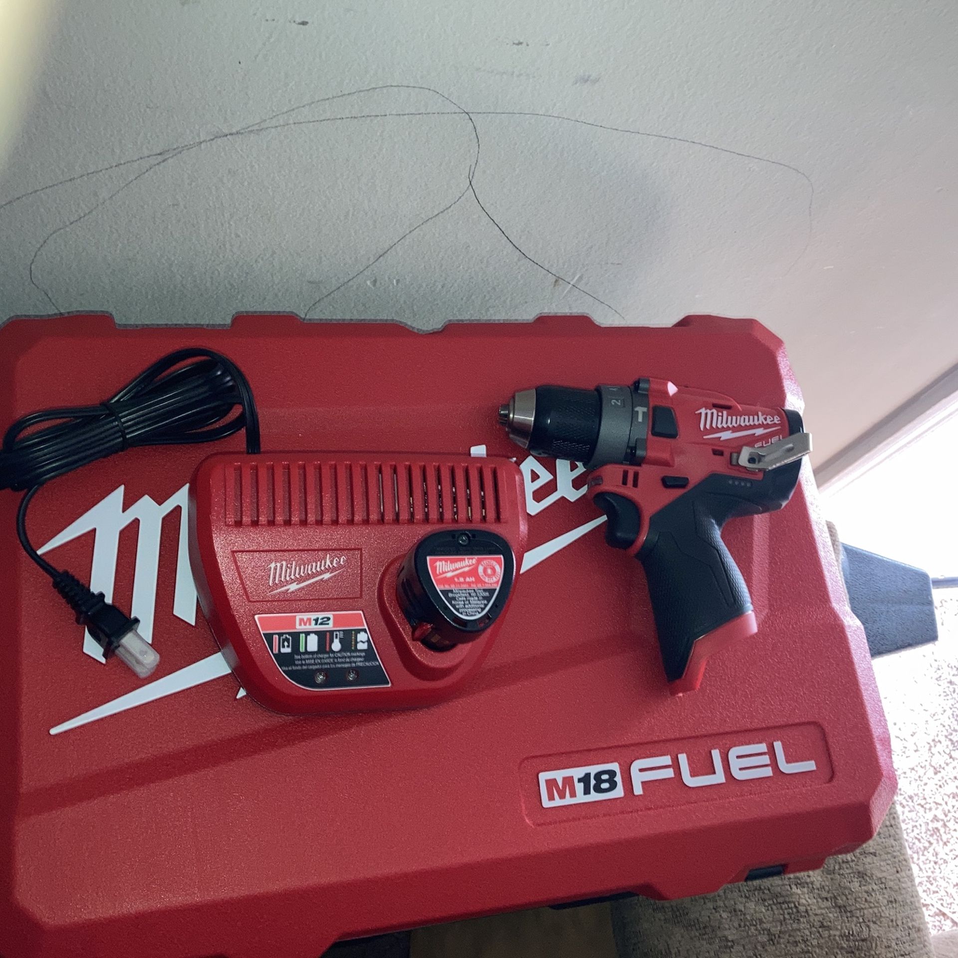 Milwaukee 12 V fuel. Play board charger in the boat battery 1.5