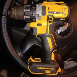 Dewalts Drill DC 20v
