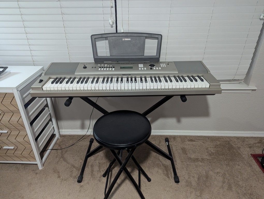 Yamaha Keyboard 76 Keys With Stool
