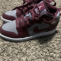 Jordan 1 Cherrywood Red Size 1y
