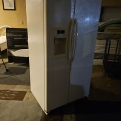 GE Refrigerator 