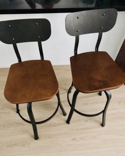 Set of barstools