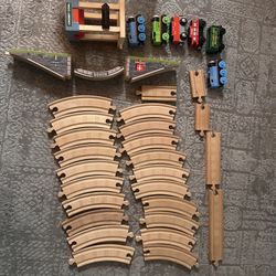 Thomas The Train Set With Wooden Tracks