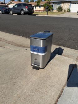 Trash can
