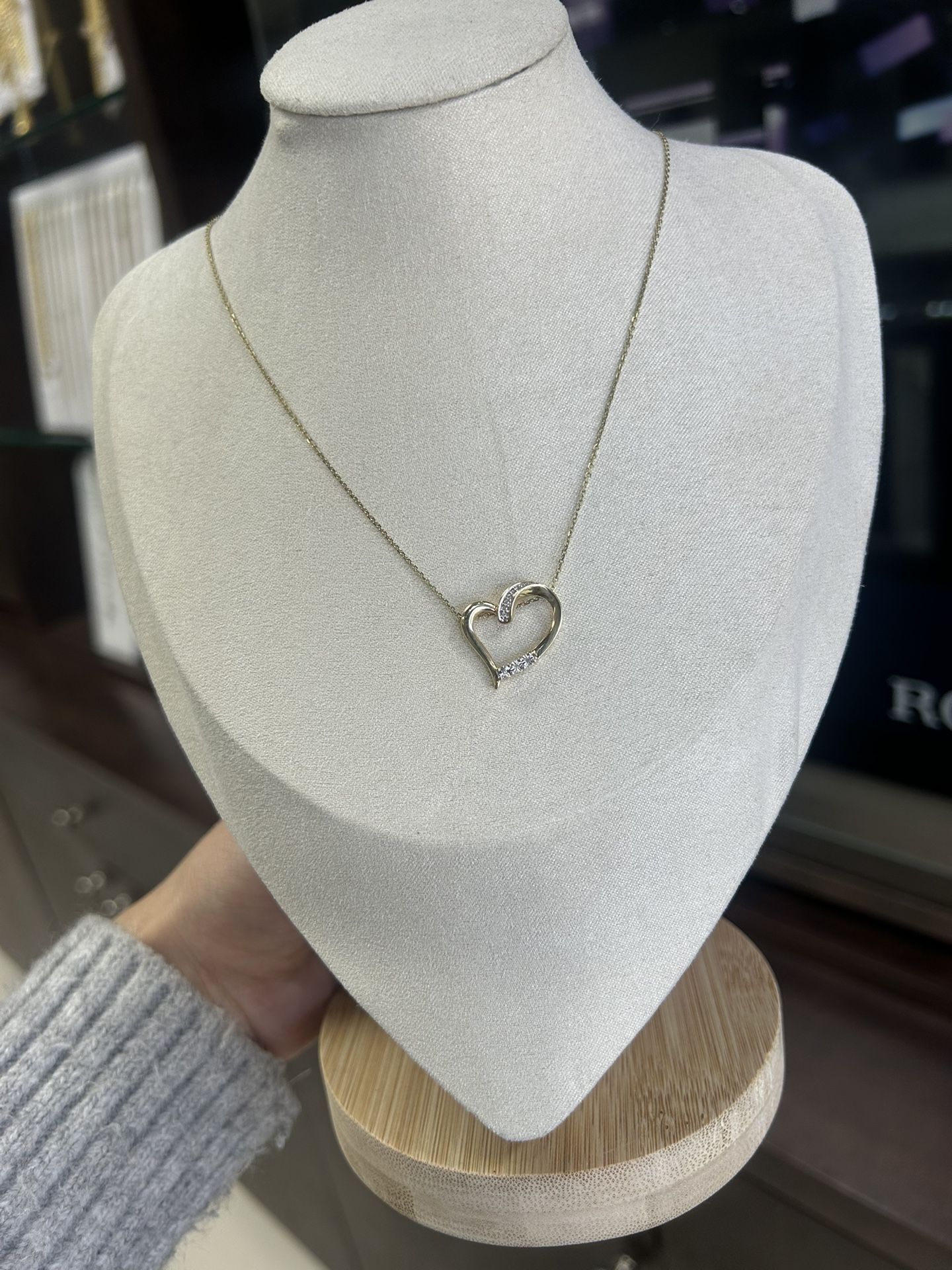 Necklace Yellow Gold 10k. Heart