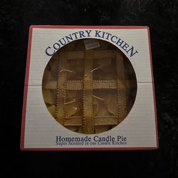10” COUNTRY KITCHEN 4 WICK PIE CANDLES ( APPLE PIE )