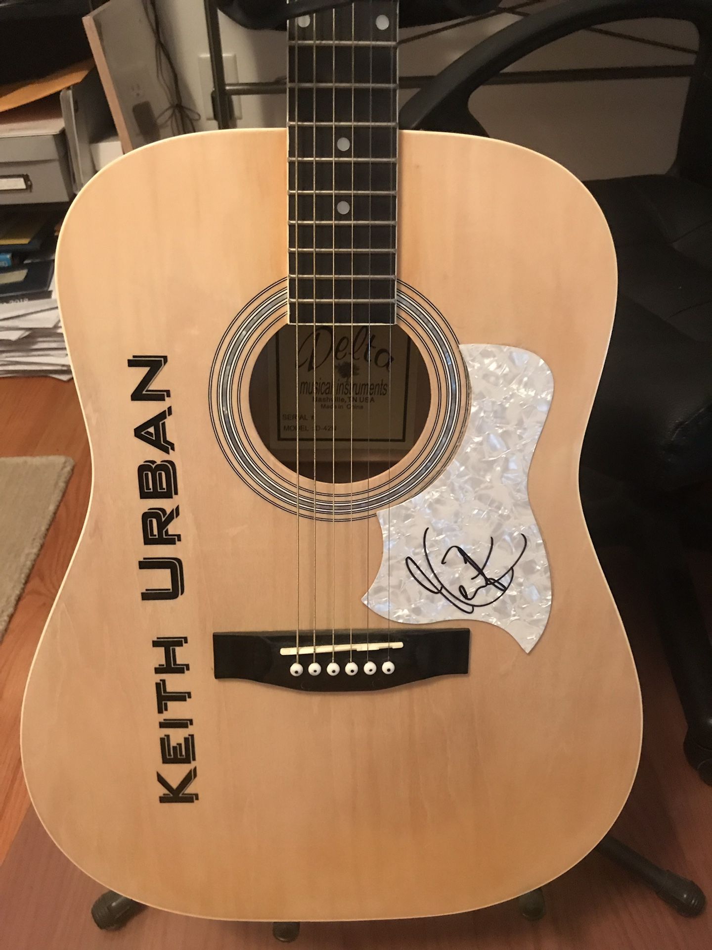 Keith Urban signed guitar