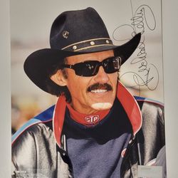 RICHARD PETTY Signed 8x10 Photo The King STP Racing Photo NASCAR Old School Photo