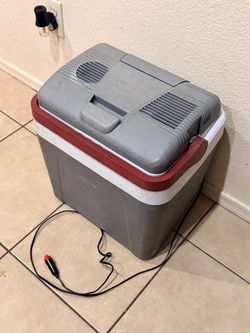 Koolatron 12V Portable Iceless Cooler 24L/26 qt Thermoelectric Gray