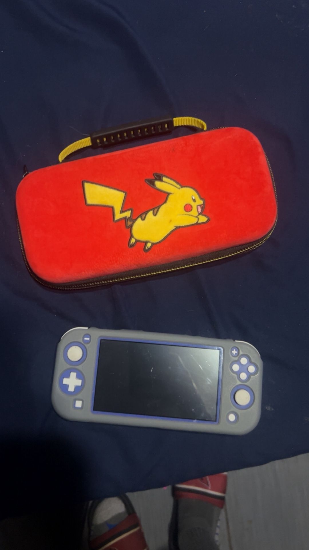 Nintendo Switch Lite & Pikachu Case